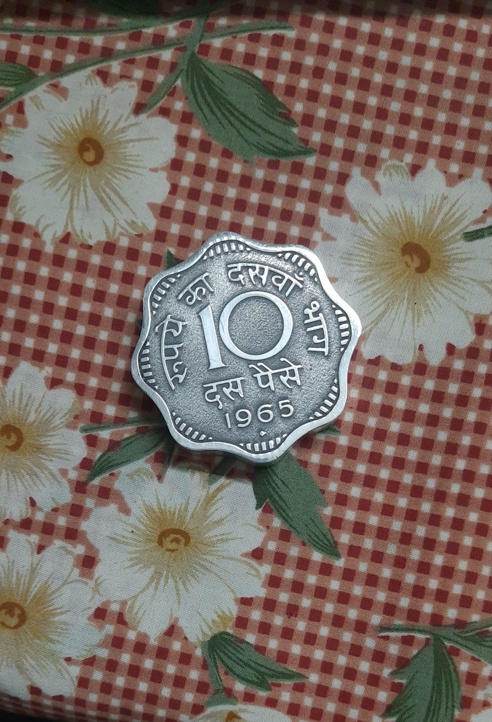 Customer photo review of Paperweight 10 Paise