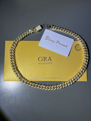 Customer photo review of The Lion Heart® - 12mm 2 Rows Iced Out Diamond Cuban Link Chain in 14K Gold