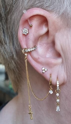 Customer photo review of Saint Cross Ohrstecker Hoop
