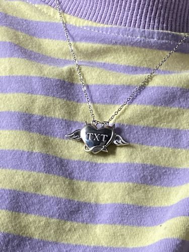 Customer photo review of TXT Angel-Devil Necklace