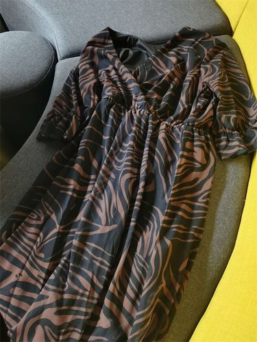 Customer photo review of Casual Side Split Big Hem Floral Print Maxi Dress