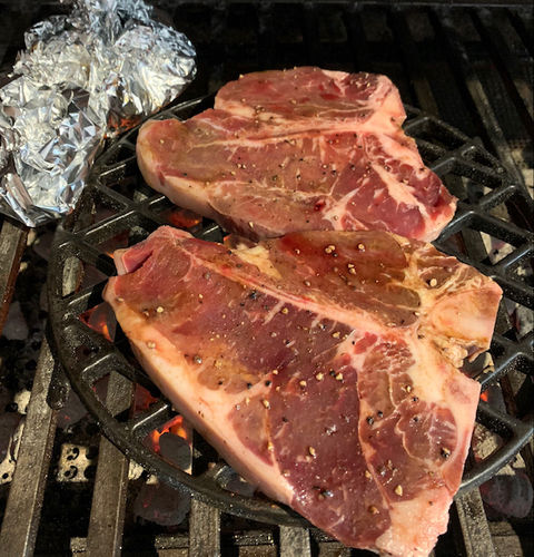 Reseña con foto de un cliente sobre T-Bone Steak