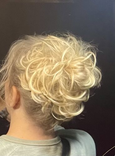 Customer photo review of JuvaBun Messy Bun