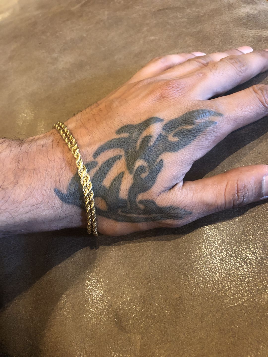 Customer photo review of DRIP STUDS 925. - 18K GOLD