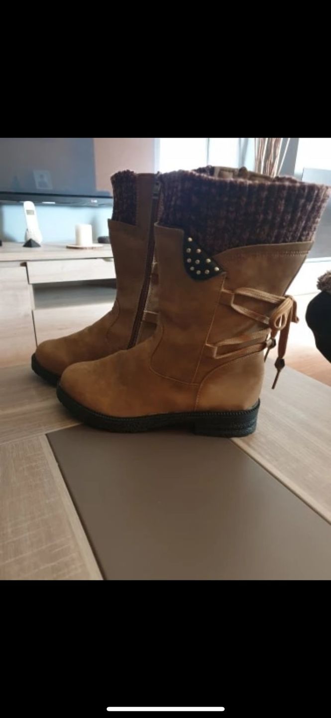 Customer photo review of MarelyShoes™ | Women's Winter Warm Back Lace Up Snow Boots
