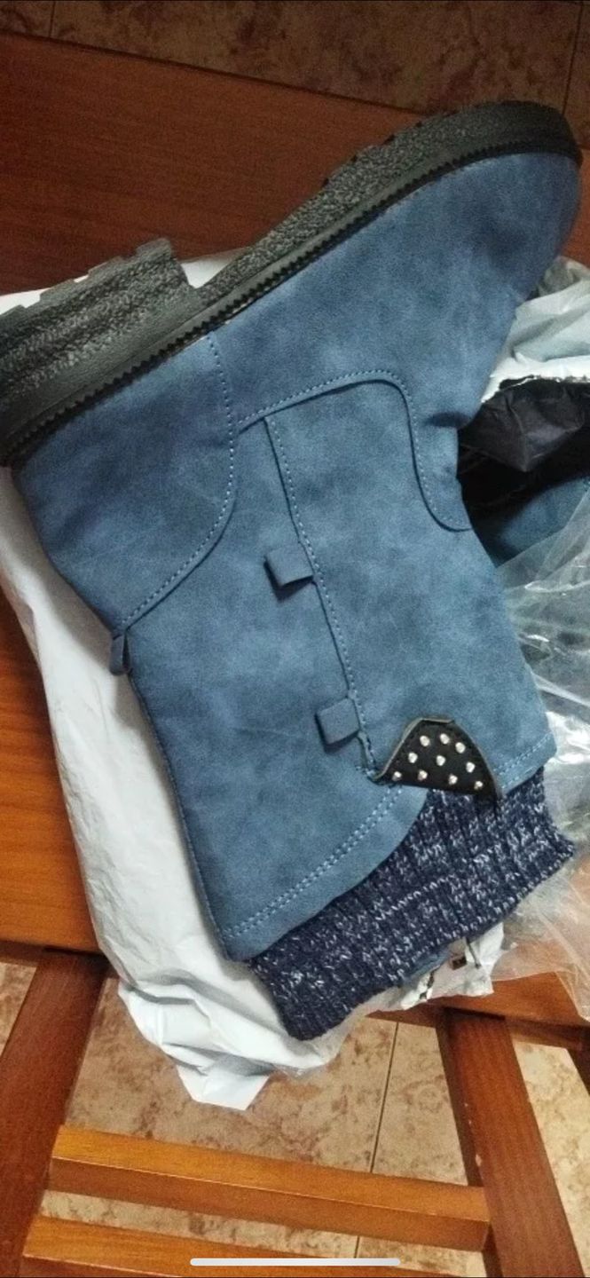 Customer photo review of MarelyShoes™ | Women's Winter Warm Back Lace Up Snow Boots