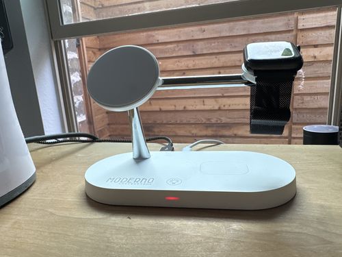 Customer photo review of Premium MagSafe 3 in 1 Fast Wireless Charging Stand