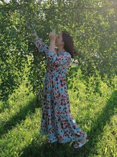Customer photo review of Fashion Chic V Neck Loose Floral Printed Maxi Dress