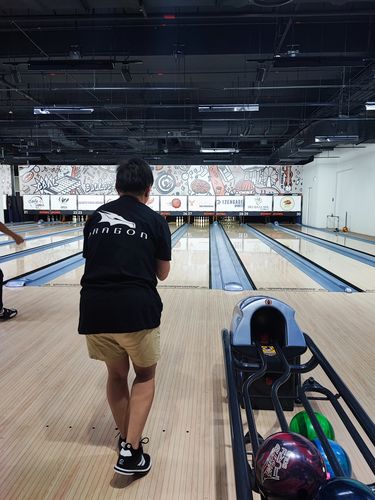 Customer photo review of 7" Momentum Shorts - Sandy Brown