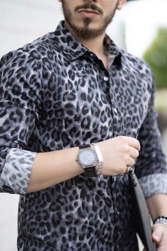 Customer photo review of Chemise à manches longues en coton décontracté à imprimé léopard des neiges gris pour hommes