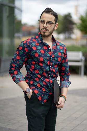 Customer photo review of Chemise casual homme en coton bleu foncé à manches longues