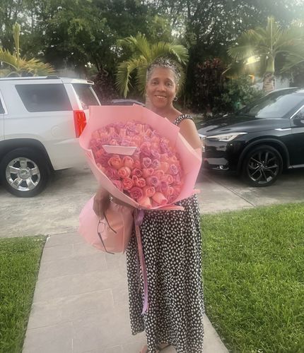 Customer photo review of Pink & Purple Rose Bouquet