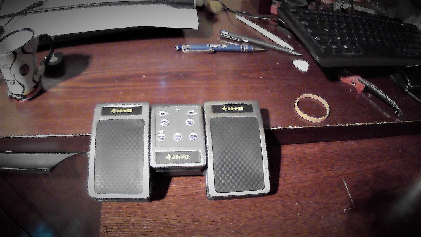 Customer photo review of Donner Pédale Tourne-page Bluetooth pour tablette rechargeable