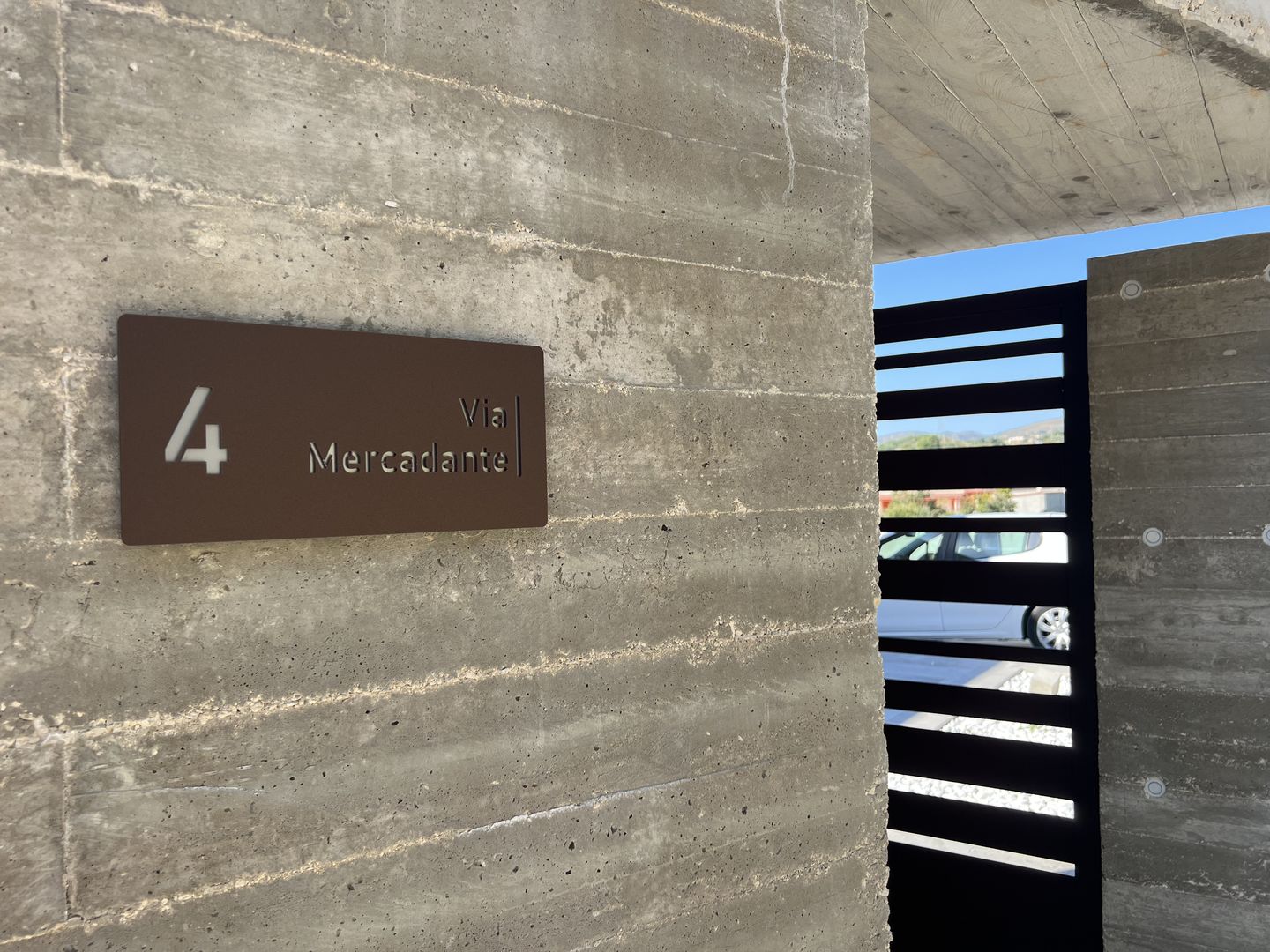 Customer photo review of Numero civico e testo modello Stencil Horizontal