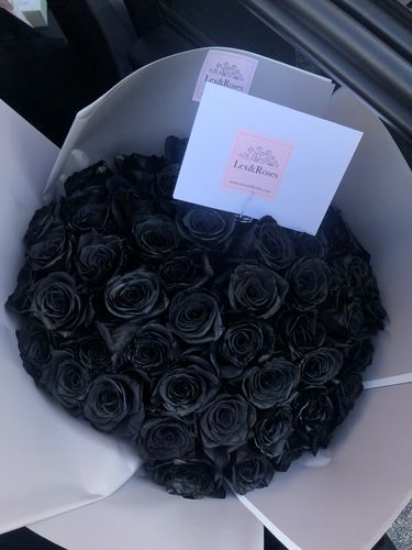 Customer photo review of Black Rose Bouquet