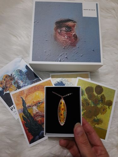 Customer photo review of Van Gogh Sunflowers Tablo Tasarım Kolye