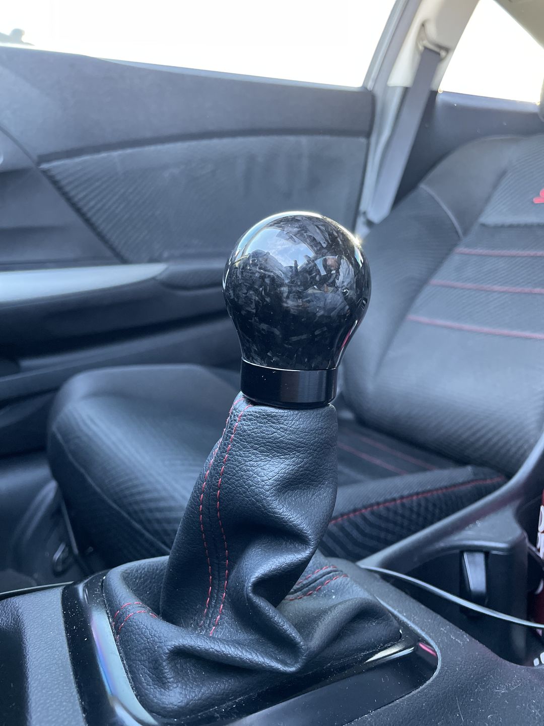 Customer photo review of Weighted Forged Carbon Fiber Shift Knob