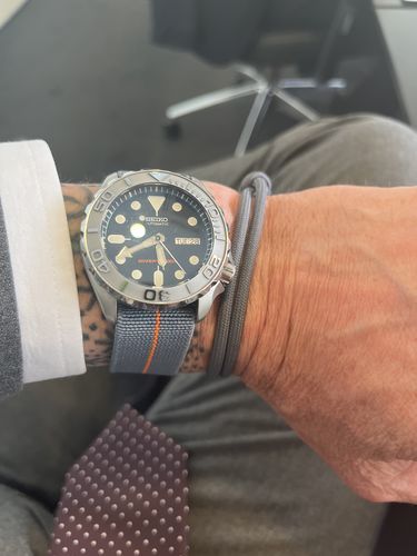 Customer photo review of Marine Nationale Military Style Elastic Strap - Grey & Orange