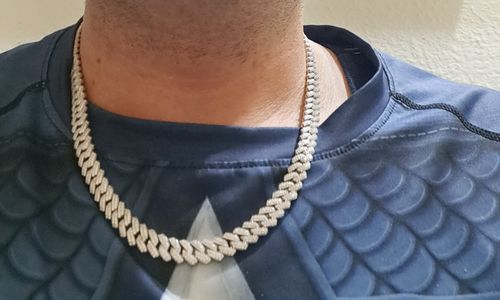 Customer photo review of Moissanite Diamond Prongs Chain (8mm)