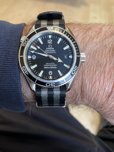 Customer photo review of Premium Thick Woven Military Style Watch Strap - Black & Grey Bond