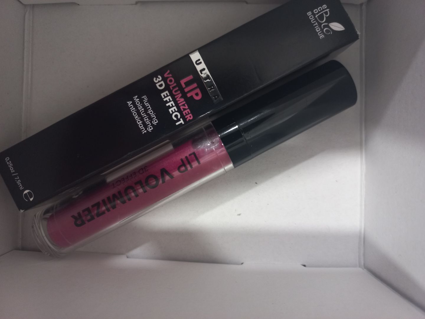 Customer photo review of Lip Volumizer - 3D Effect