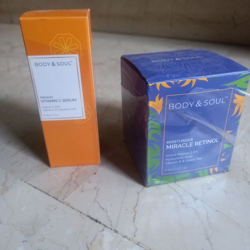 Customer photo review of Miracle Retinol Moisturizer and Premium Vitamin C Serum (Bundle)