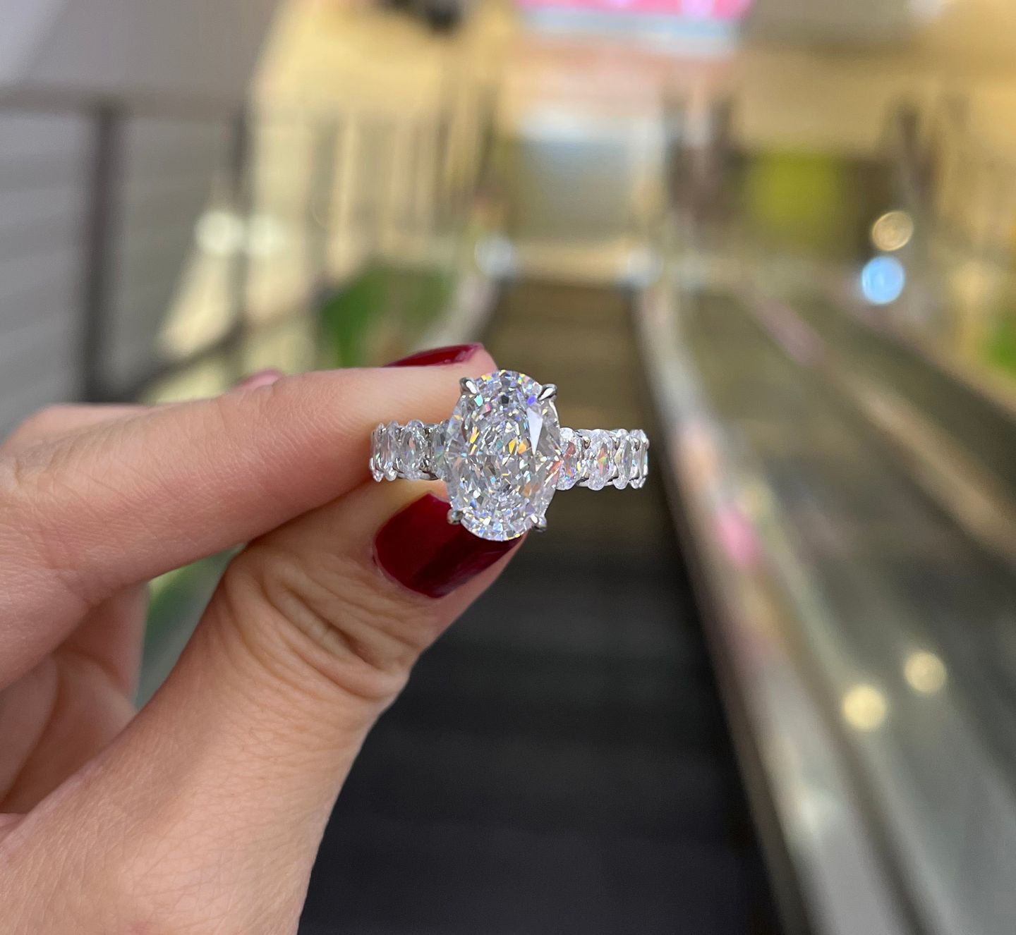 Customer photo review of S925 Luxurious 4.5Ct Oval Cut Engagement Ring In Sterling Silver For Daily Wear