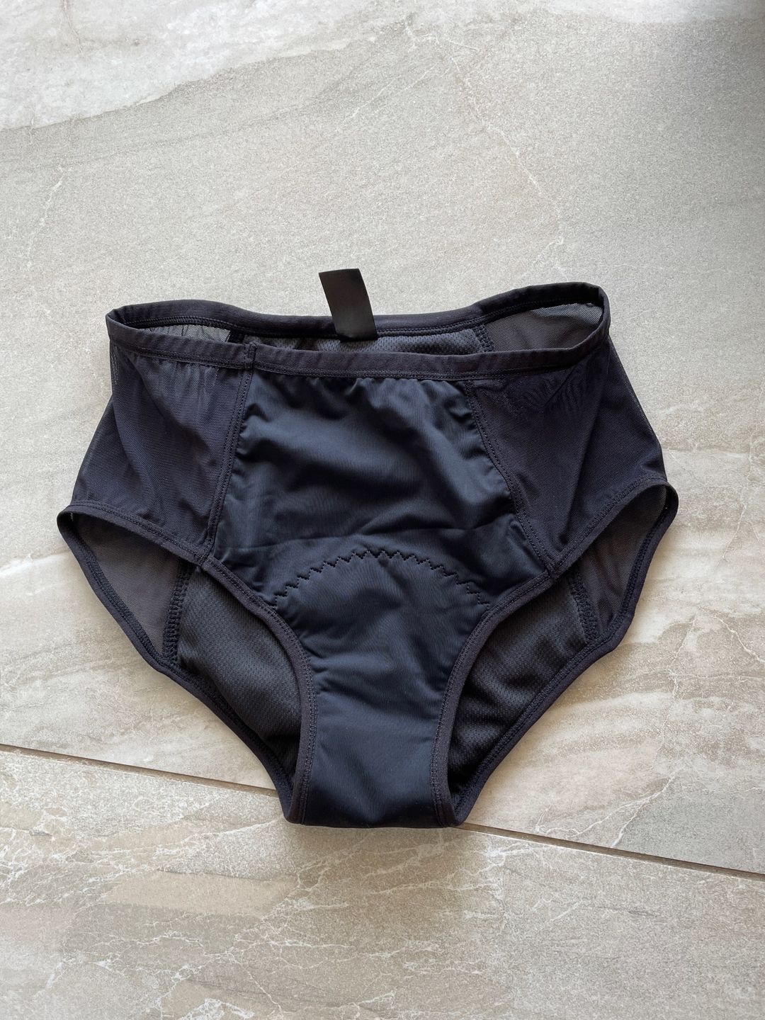 Customer photo review of Culottes taille haute d'incontinence (Lot de 3)