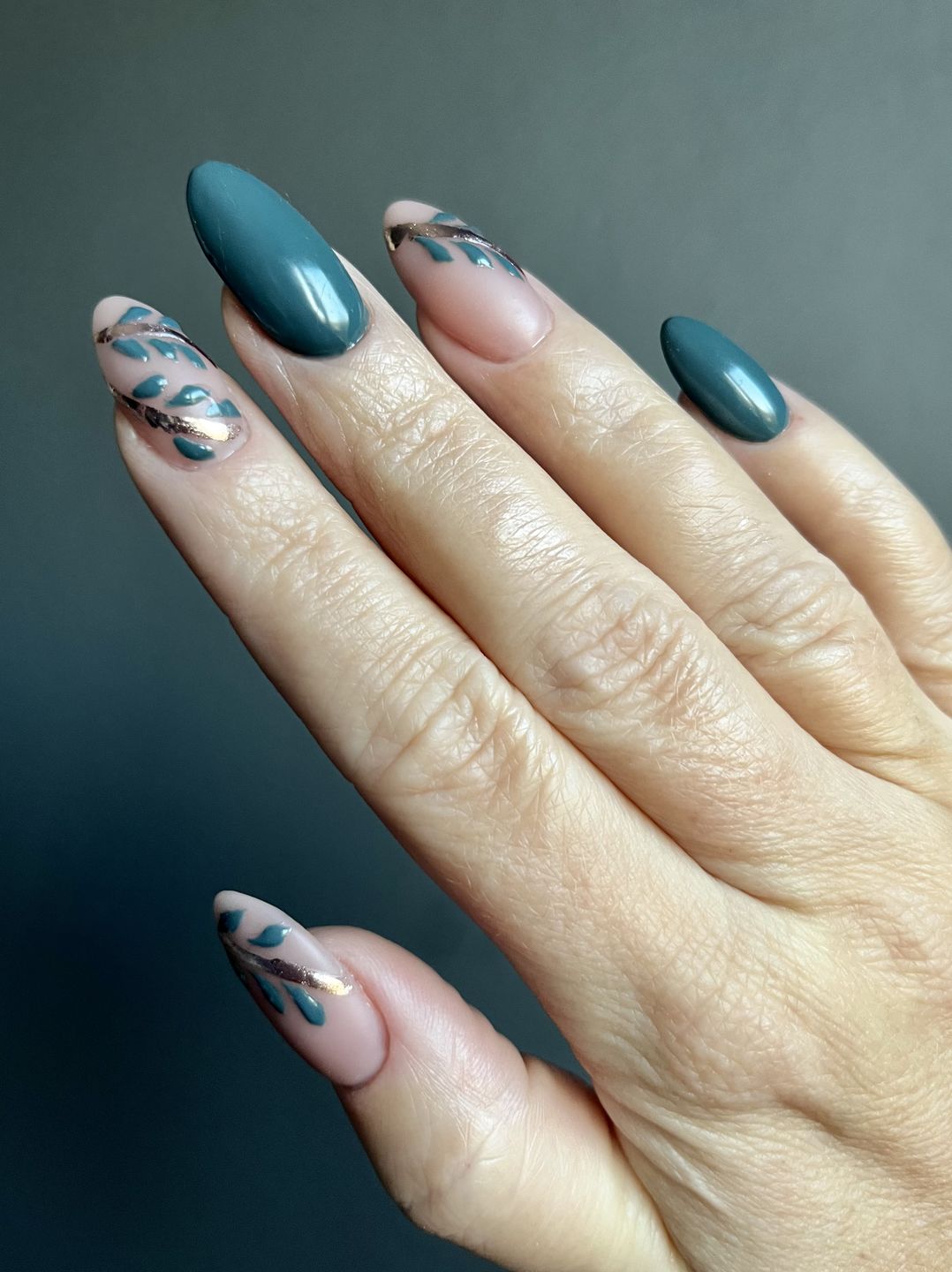 Customer photo review of Semilac 422 Deep Forest Green UV Gel Polish 7ml