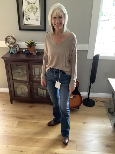 Customer photo review of Kancan Marla Skinny Bootcut (Mid Wash)