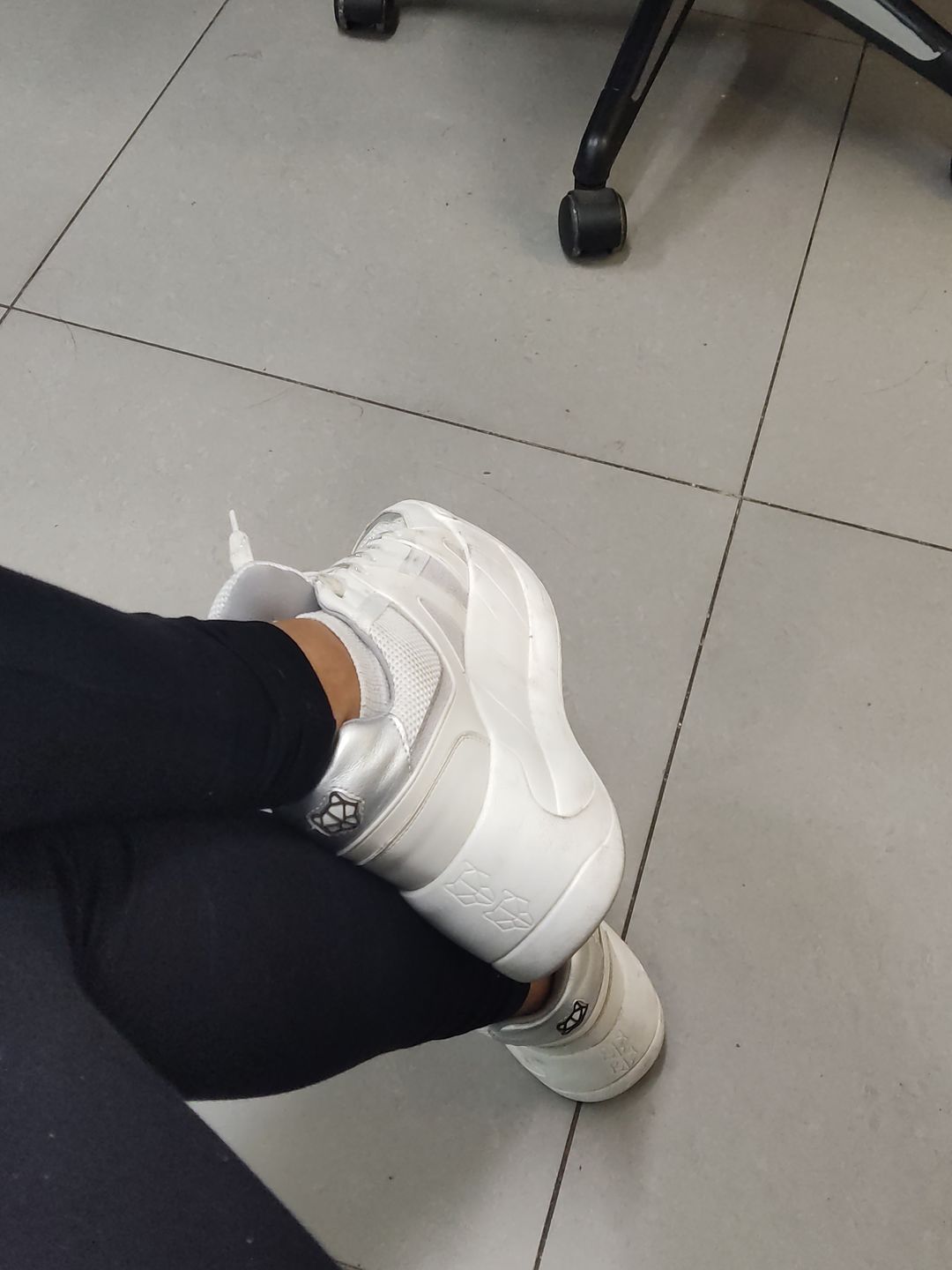 Customer photo review of ZAPATILLA BLANCA C7324