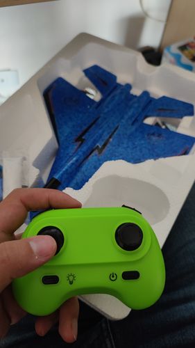 Customer photo review of JET PLANEADOR CONTROL REMOTO 2.4 GHZ LED