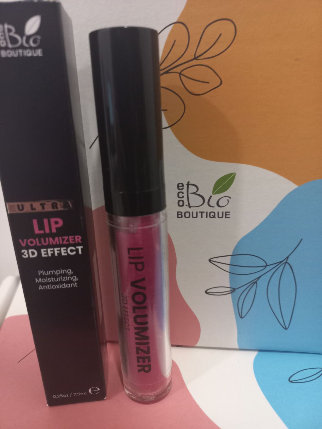 Customer photo review of Lip Volumizer - 3D Effect