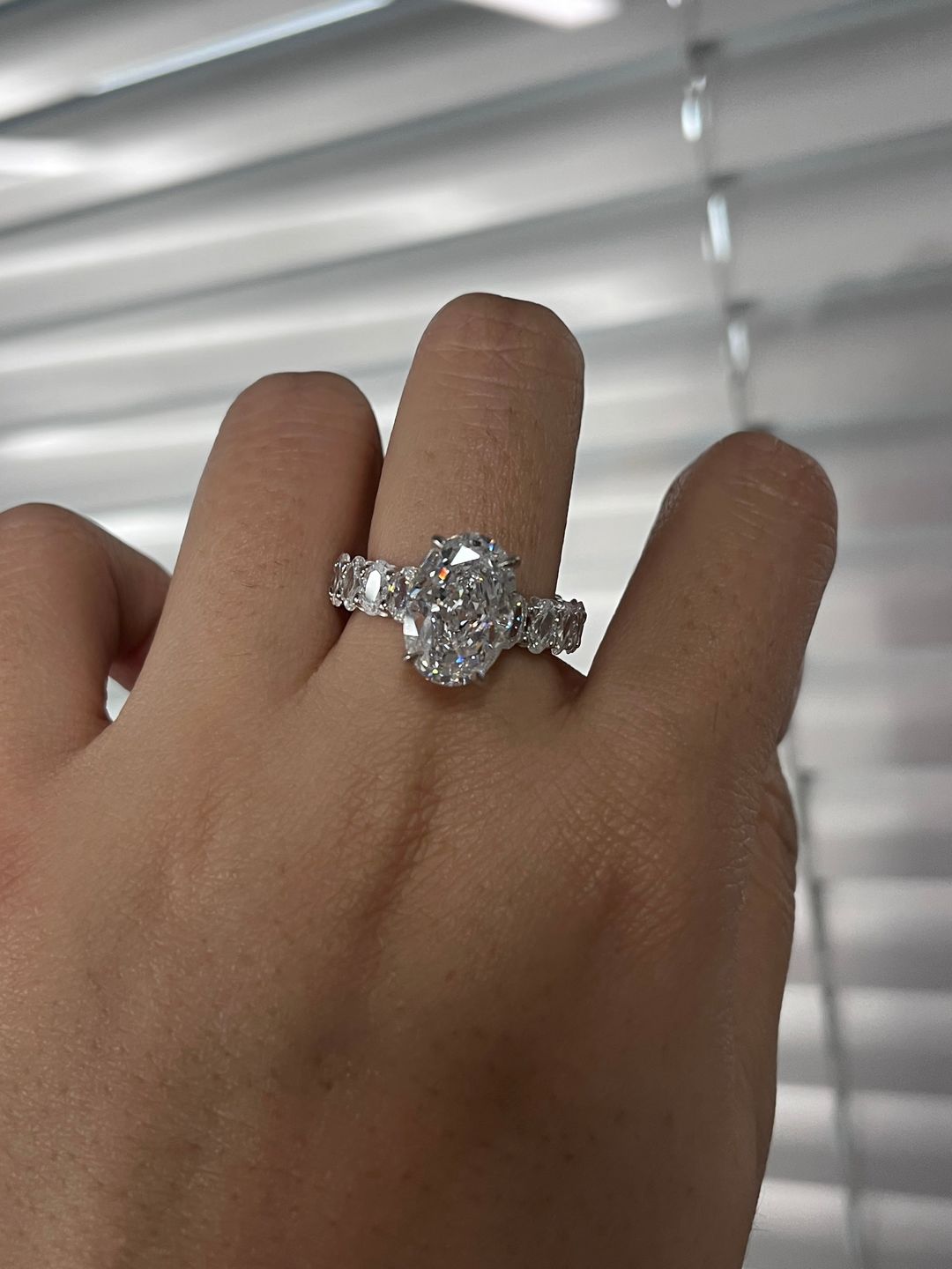 Customer photo review of S925 Luxurious 4.5Ct Oval Cut Engagement Ring In Sterling Silver For Daily Wear
