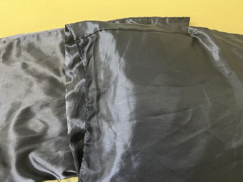 Customer photo review of SatinLuxe Anti breakage Anti Frizz anti Dryness Envelope pillowcases (Set of 2) 6 colors !