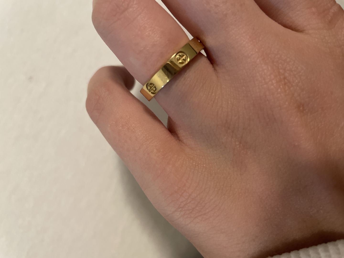 Customer photo review of Crossed Arianna Ring | 18K vergoldet