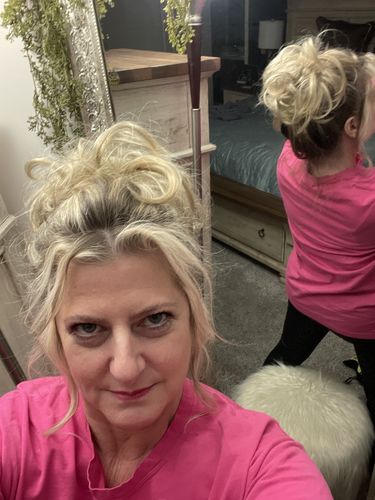 Customer photo review of Top Knot Ponytail Holder