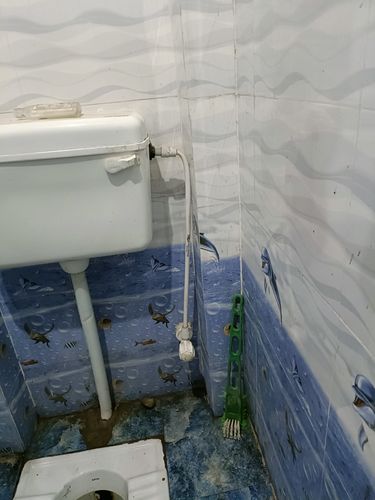 Customer photo review of Ecofriendly Limescale Remover/Descaler for taps, Hard Water Stains,  Showers ,faucets & bathroom Tiles-500ml
