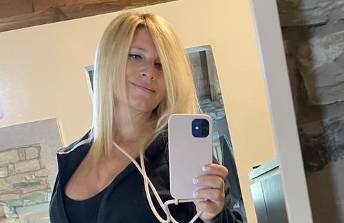 Customer photo review of Coque Silicone Powder Pink + Cordon