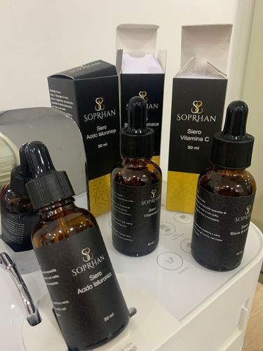 Customer photo review of Siero Acido Ialuronico + Vitamina C         -       2 al prezzo di 1 (30 ml per Siero)
