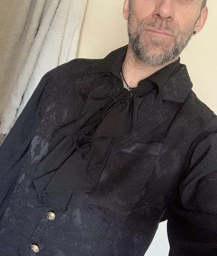 Customer photo review of Gilet de costume victorien pour homme gilet gothique Steampunk gilet