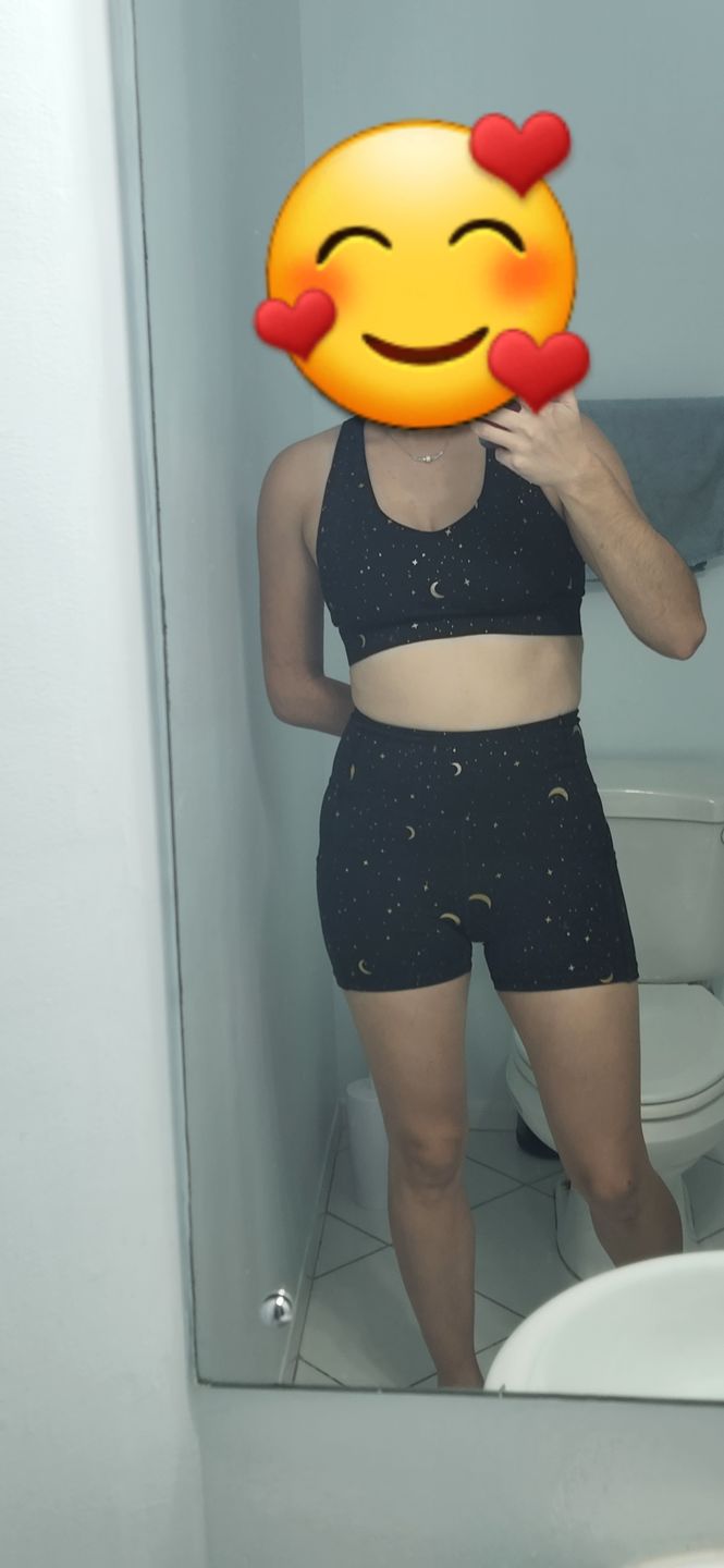 Customer photo review of Criss Cross Sports Bra - Moons | MT SPORT