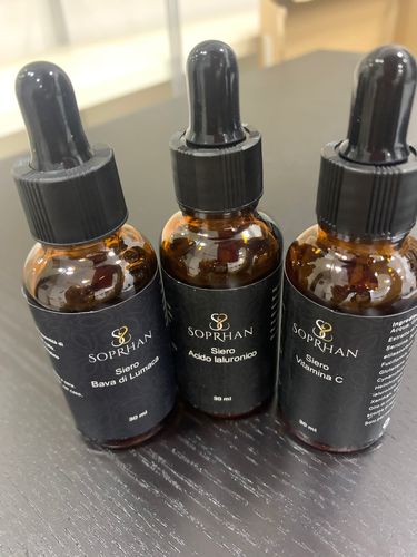 Customer photo review of Siero Acido Ialuronico + Vitamina C         -       2 al prezzo di 1 (30 ml per Siero)