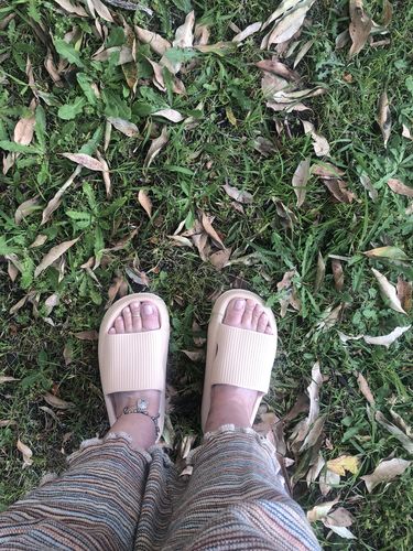 Customer photo review of The Cushy Slides™