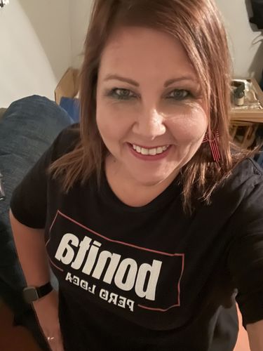 Customer photo review of Premium Bonita Pero Loca Unisex T-shirt