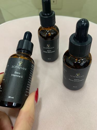 Customer photo review of Siero Acido Ialuronico + Vitamina C         -       2 al prezzo di 1 (30 ml per Siero)
