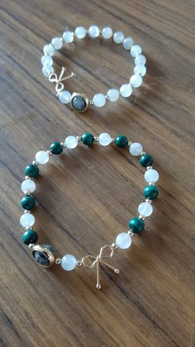 Customer photo review of Bracelet anti-douleur en malachite et pierre de lune | Or fin