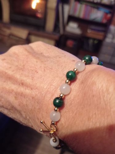 Customer photo review of Bracelet anti-douleur en malachite et pierre de lune | Or fin