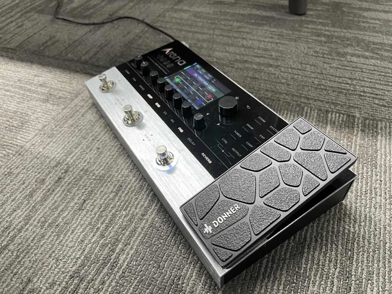 Customer photo review of Donner Arena 2000 Multi-Effect Guitar Pedal