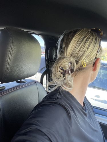 Customer photo review of JuvaBun Claw Clip Ponytail Extension 7''